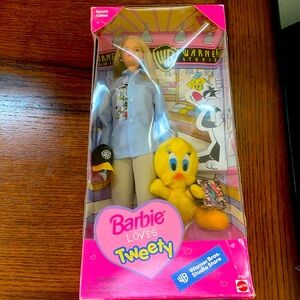 Mattel Warner Bros. Studio Store Barbie Loves Tweety.
